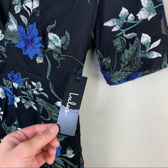 NWT LULU'S Midnight Rendezvous Black Floral Embroidered Romper Size S - Picture 4 of 6